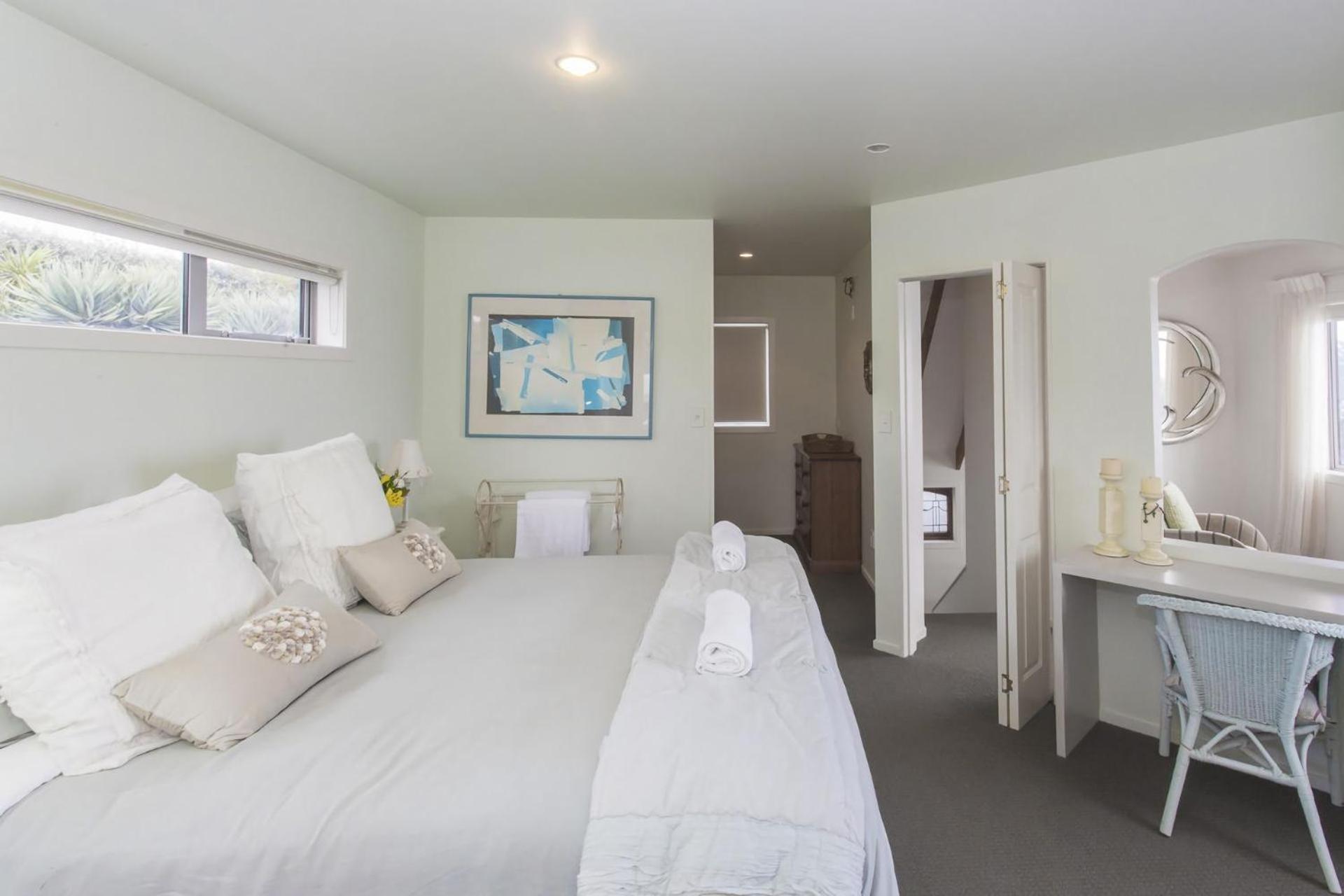 Chester Cottage Beachfront Oakura エクステリア 写真